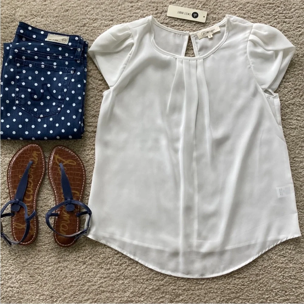 Creamy White Short Sleeve Blouse - Picture 1 of 10